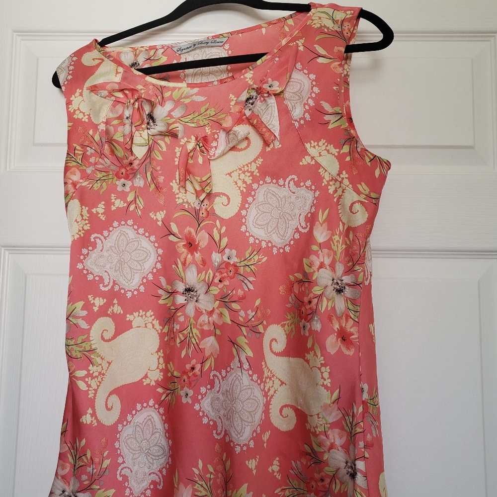 Sleeveless blouse